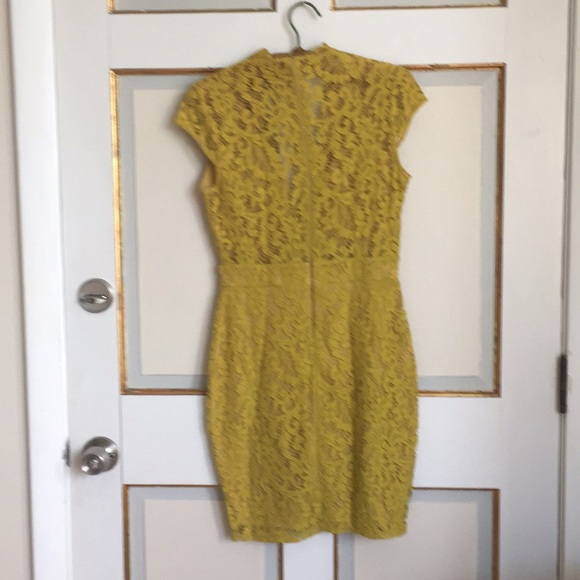 Ladies dress - Picture 3 of 4